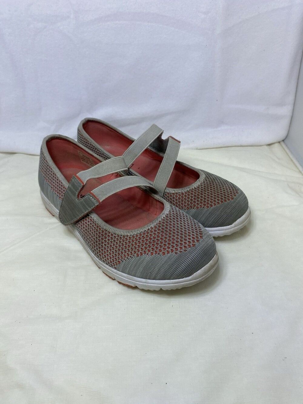 Propet Travelwalker Evo Women's Mary Jane Breathable mesh upper Size 9.5 W Grey